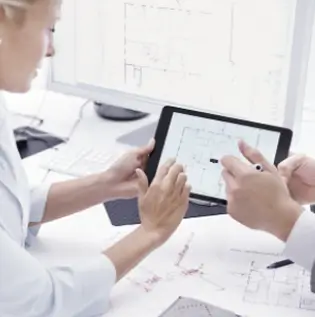 Discussion sur un plan numérique.